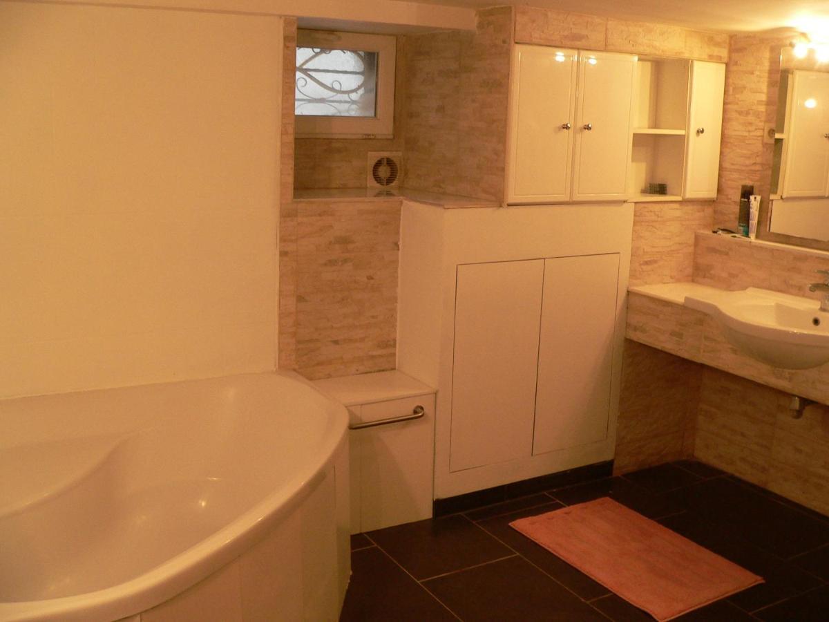 Liege 4420 Rue Jean Jaures 45 Grande Maison Joyeuse Avec Terrasse 30M2 Pour 8 Personnes Maximum 圣尼古拉 外观 照片
